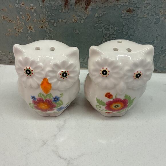 Salt and Pepper Shaker Set Glazed Ceramic Floral Owls 2 inch Tall - Picture 2 of 8